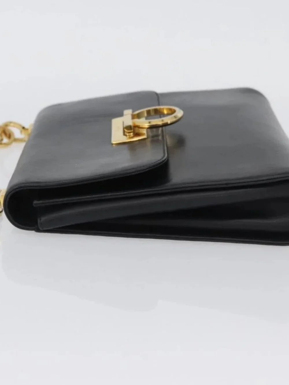 Salvatore Ferragamo Gancini Shoulder Bag Leather Black Gold Auth LNZ598